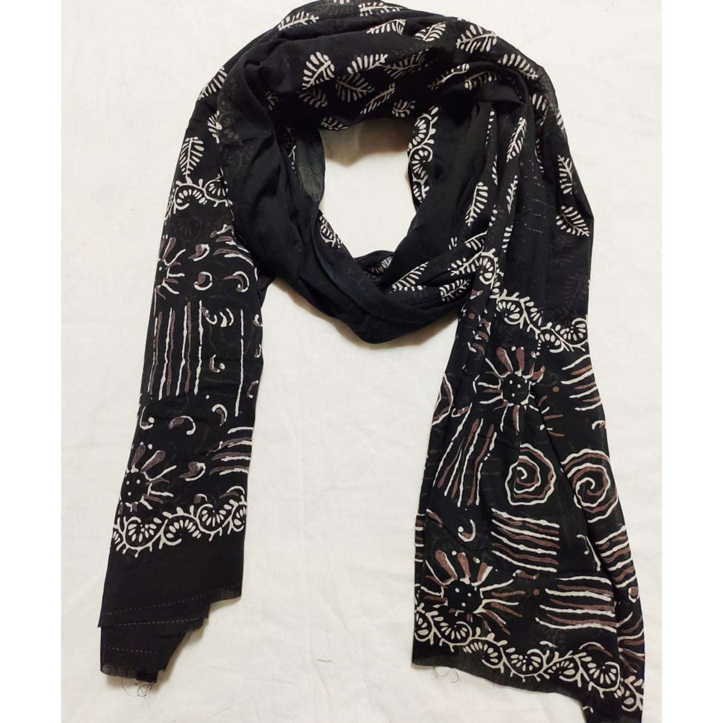 BLACK AND WHITE COTTON LEAF PRINT DUPATTA