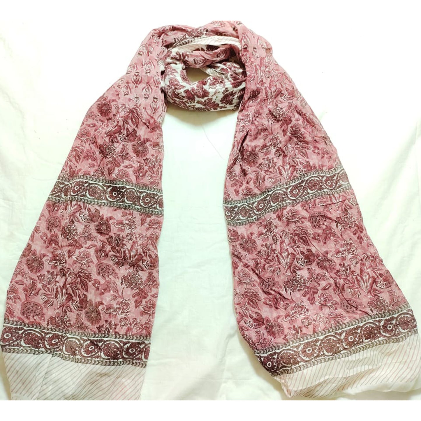 OFFWHITE AND MAUVE COTTON FLOWER PRINT DUPATTA