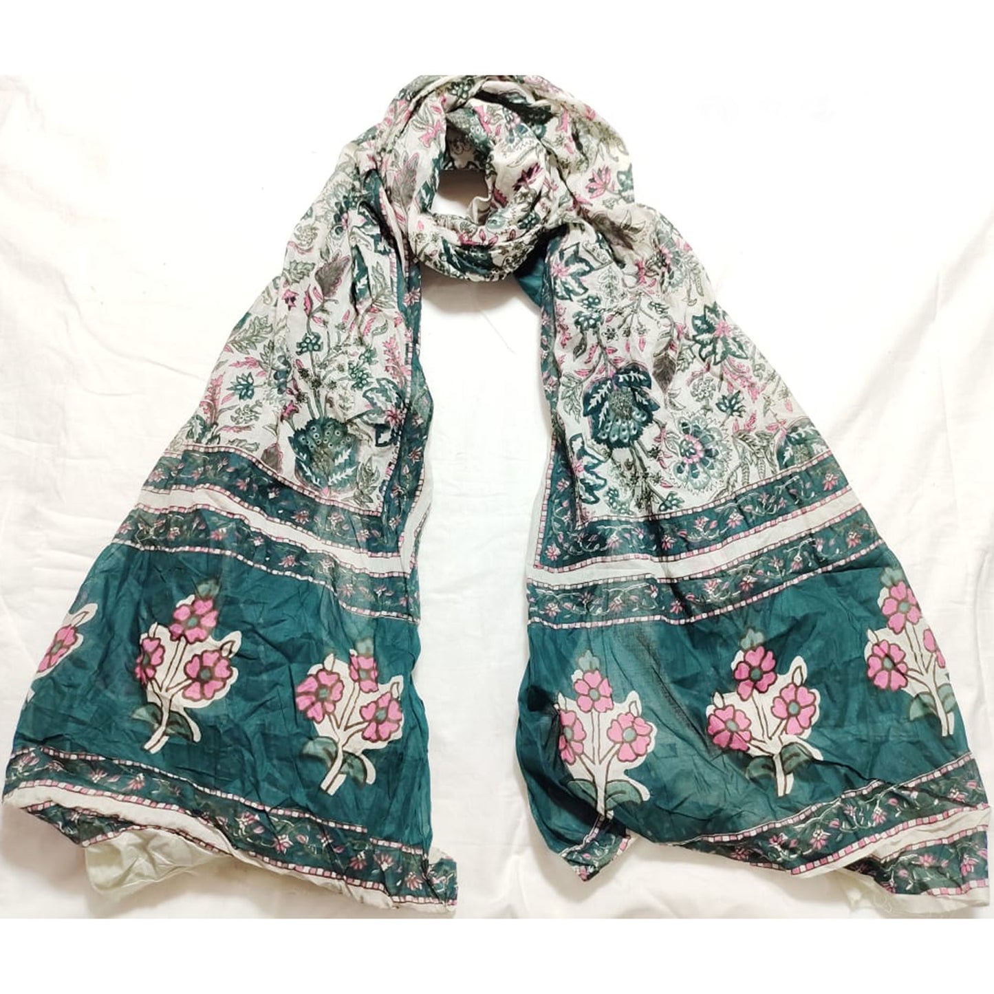 OFF WHITE AND GREEN COTTON BIG FLOWER PRINT DUPATTA