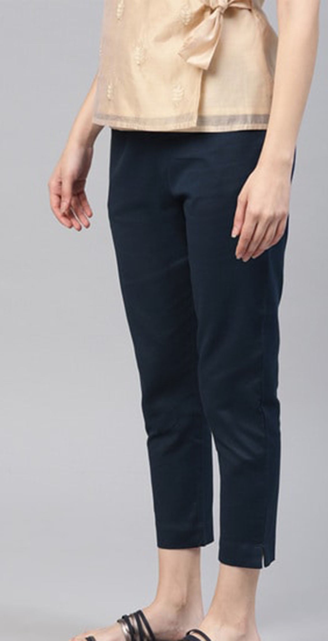 Navy cotton solid slim fit trouser