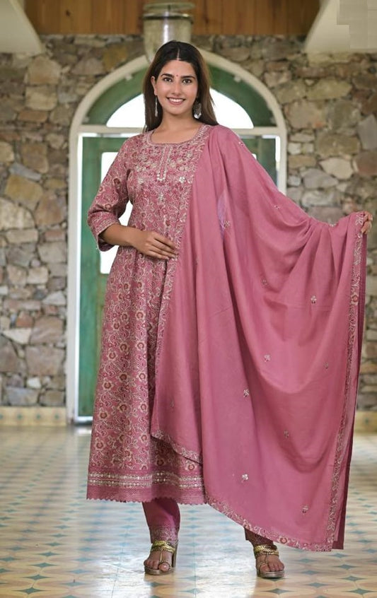 Women cotton mauve pink floral Printed anarkali Kurta with trouser & With Dupatta
